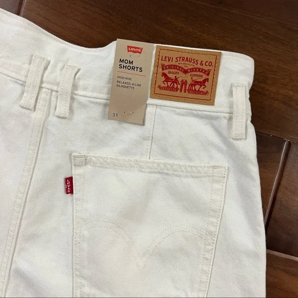 Levi's Size 31 Clean Sweep High Rise Mom Shorts - Picture 8 of 9